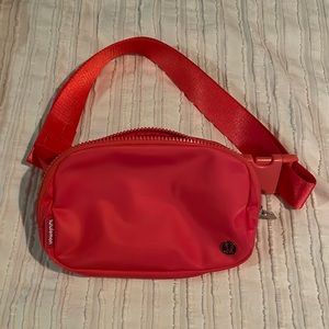Lululemon Everywhere Belt Bag